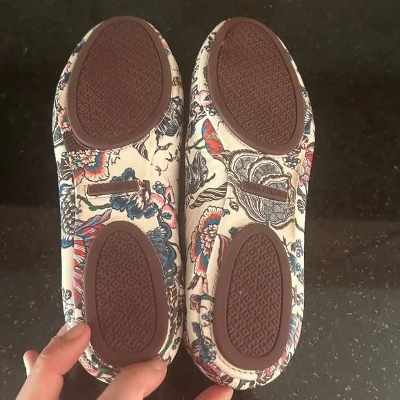 Tory Burch Minnie  Floral Travel Ballet Flats - Picture 7 of 8